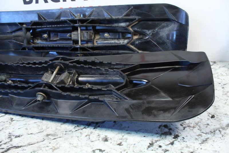 2015 POLARIS INDY 550 VOYAGER Skis Pair Set 1824116-070 1824556-070 - Snowmobile
