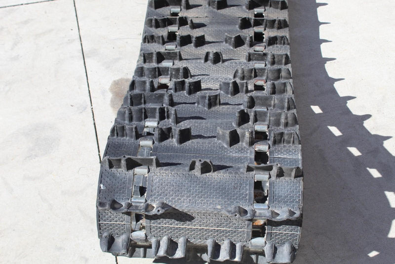 2015 POLARIS INDY 550 VOYAGER Track 155’’x 15’’x 1.5’’ 5414902 - Snowmobile