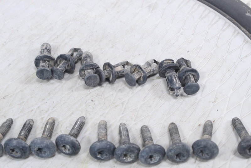 2016 POLARIS RZR XP 4 1000 Fender Flare Mounting Bolts 7519650