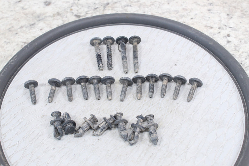 2016 POLARIS RZR XP 4 1000 Fender Flare Mounting Bolts 7519650