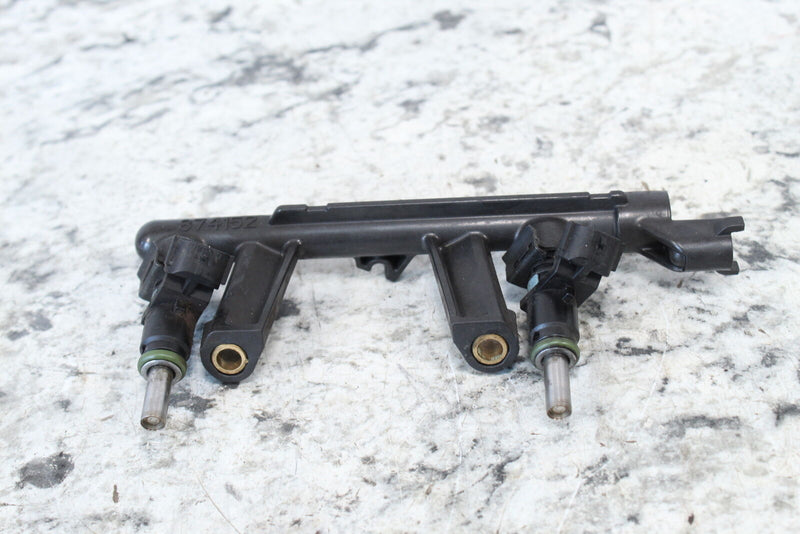 2017 SKI-DOO SUMMIT 850 SP Injectors and Fuel Rail 420874842 - Snowmobile