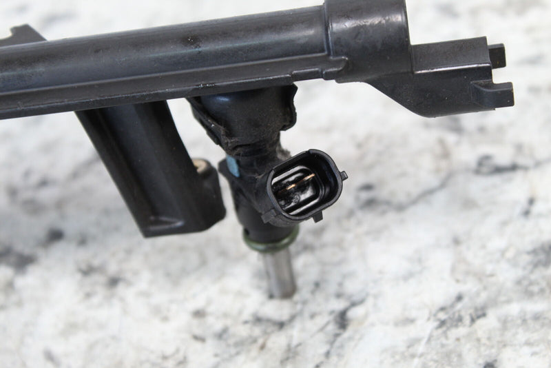 2017 SKI-DOO SUMMIT 850 SP Injectors and Fuel Rail 420874842 - Snowmobile