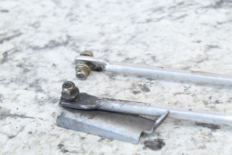 2017 SKI-DOO SUMMIT 850 SP Upper Column Frame Supports 518328497 - Snowmobile