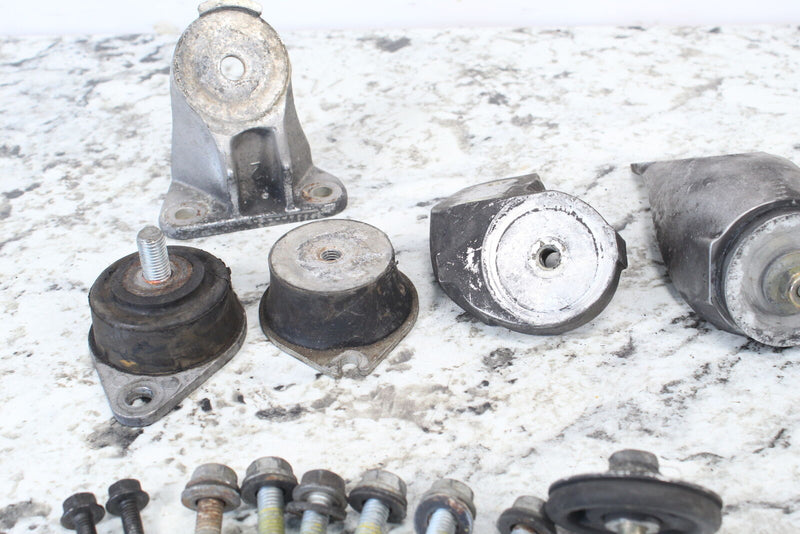 2017 SKI-DOO SUMMIT X 850 Motor Mounts Engine Brackets 512060729 - Snowmobile