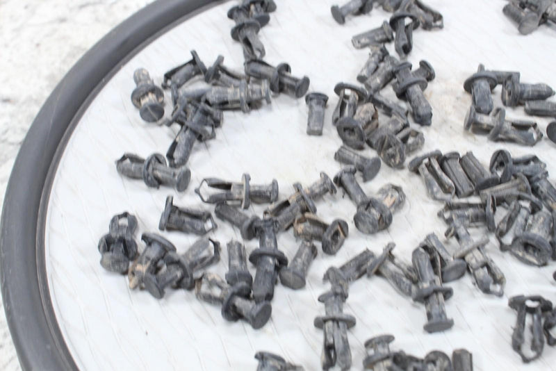 2018 ARCTIC CAT TEXTRON STAMPEDE X Plastic Push Pins Rivots 667790 - ATV