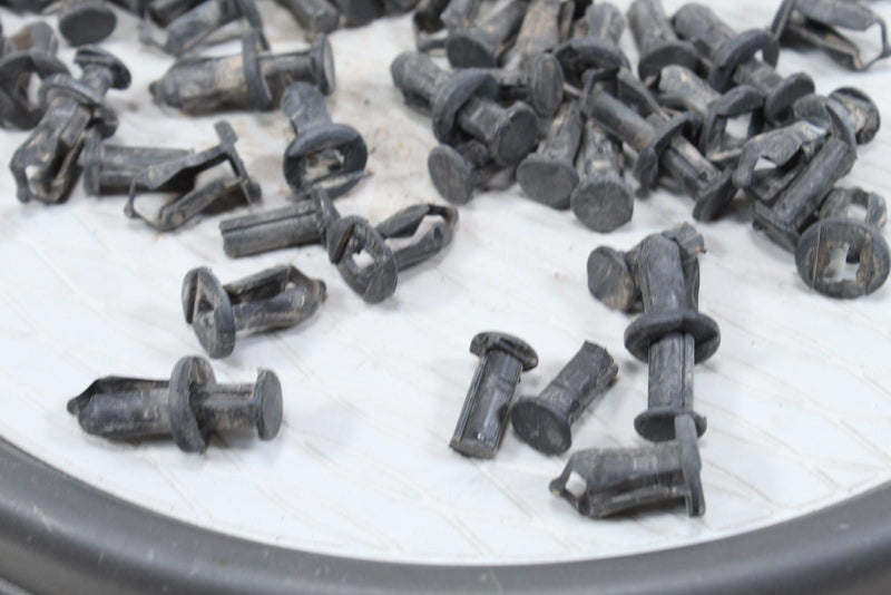 2018 ARCTIC CAT TEXTRON STAMPEDE X Plastic Push Pins Rivots 667790 - ATV