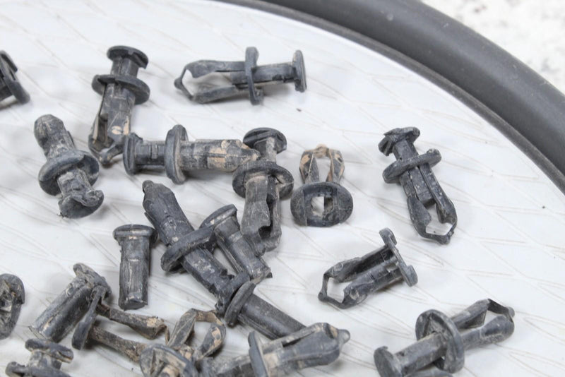 2018 ARCTIC CAT TEXTRON STAMPEDE X Plastic Push Pins Rivots 667790 - ATV