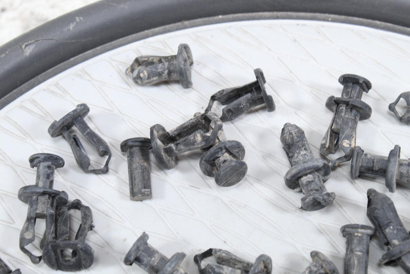 2018 ARCTIC CAT TEXTRON STAMPEDE X Plastic Push Pins Rivots 667790 - ATV