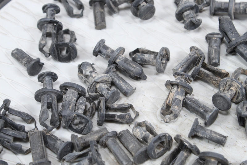 2018 ARCTIC CAT TEXTRON STAMPEDE X Plastic Push Pins Rivots 667790 - ATV