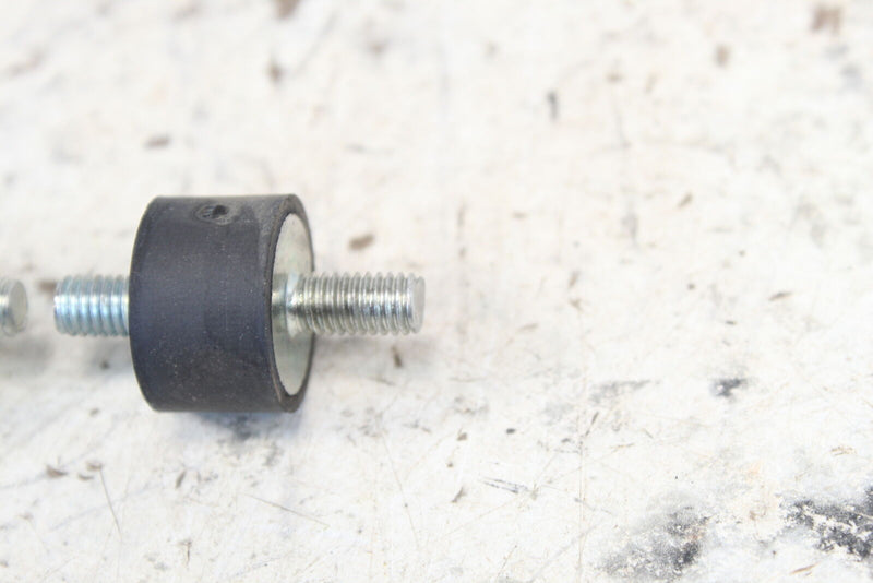 2018 ARCTIC CAT TEXTRON WILDCAT XX Intake Manifold Insulators Bolts 0831-104 - ATV