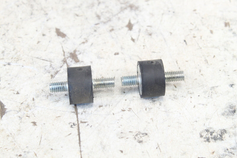 2018 ARCTIC CAT TEXTRON WILDCAT XX Intake Manifold Insulators Bolts 0831-104 - ATV