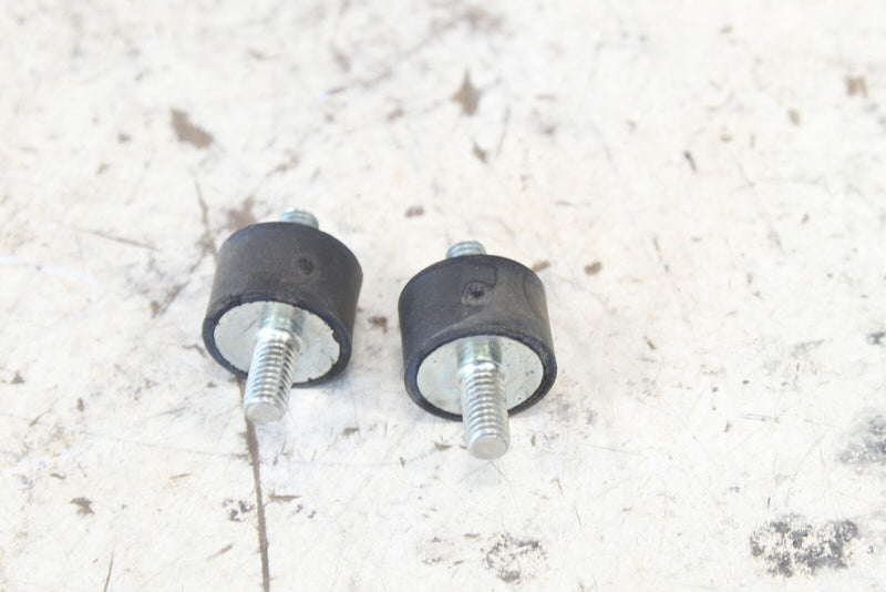 2018 ARCTIC CAT TEXTRON WILDCAT XX Intake Manifold Insulators Bolts 0831-104 - ATV
