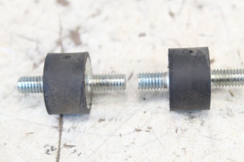 2018 ARCTIC CAT TEXTRON WILDCAT XX Intake Manifold Insulators Bolts 0831-104 - ATV