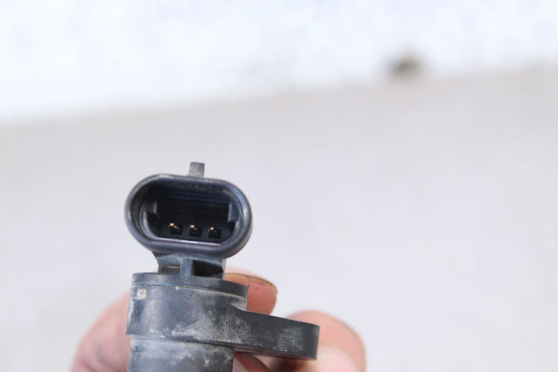 Black electrical connector with three pins for Polaris Sportsman EPS speed sensor