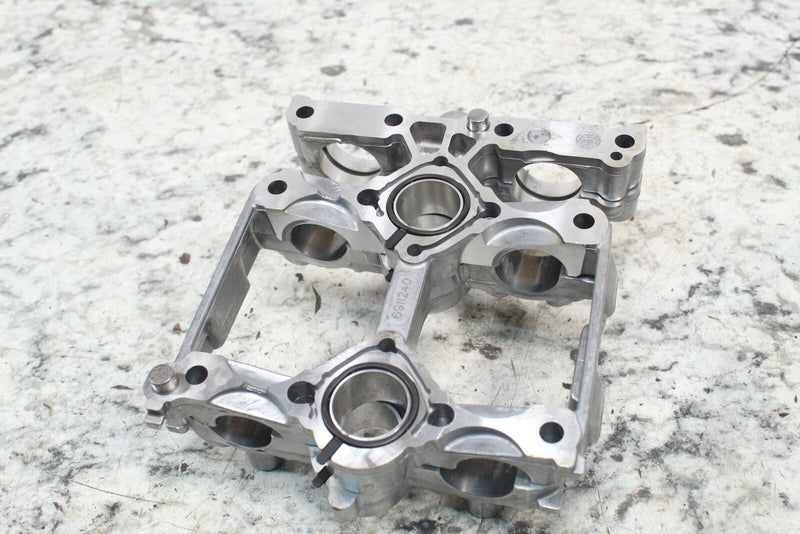 2018 SKI-DOO GRAND TOURING 600 SPORT ACE Camshaft Holders 420911035 - Snowmobile