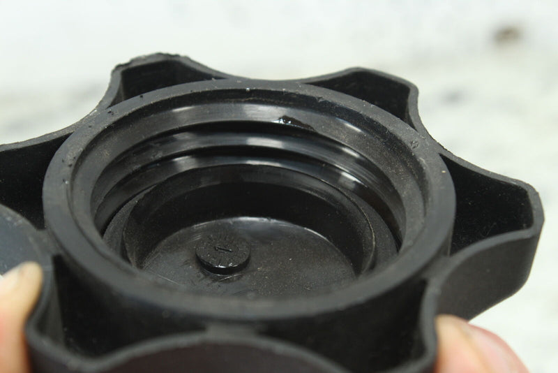 2018 SKI-DOO SUMMIT 850 SP Gas Fuel Cap 513033860 - Snowmobile