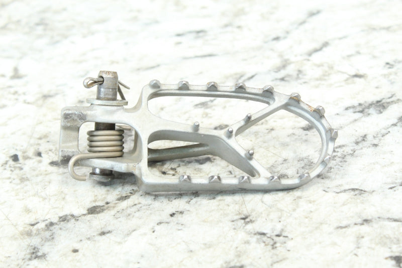 2020 HUSQVARNA FC250 FC 250 Right Foot Peg Footpeg 79003041100 79003041000 Motorcycle