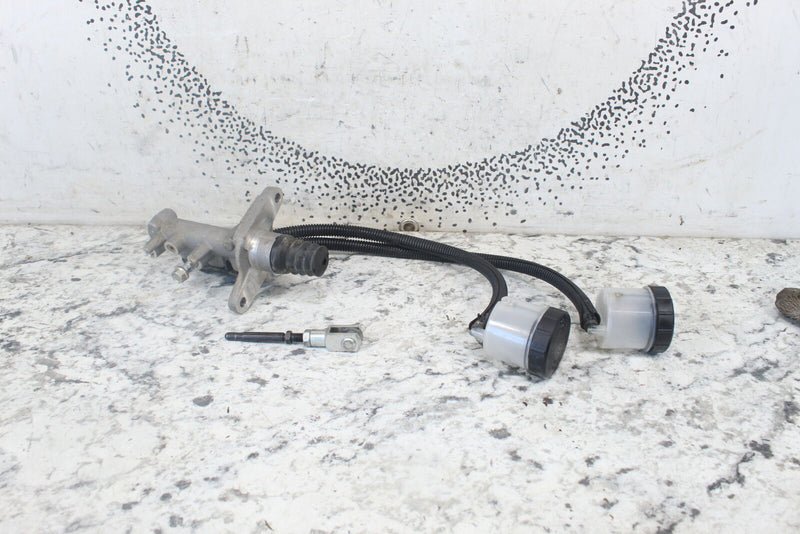2021 CAN-AM COMMANDER 1000 XT Hydraulic Brake Master Cylinder 705601863 - ATV