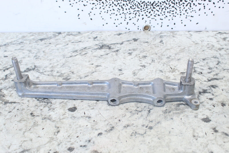 2004 YAMAHA WAVERUNNER FX CRUISER HO Oil Tank Bracket Mount 6B6-13151-00-94