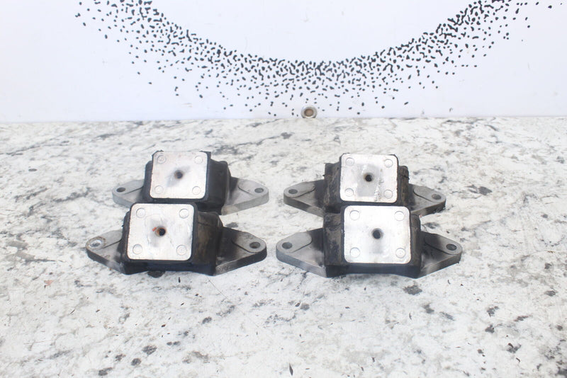 2002 YAMAHA WAVERUNNER XLT 1200 Motor Mounts 68N-44517-00-8P