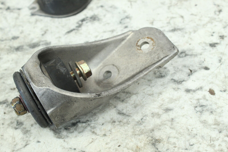 2018 SKI-DOO SUMMIT 850 SP Motor Mounts Engine Brackets 512061136